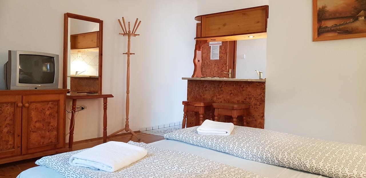 Hotel Paar Sziesztaジュール エクステリア 写真